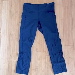 Lululemon crop legging. Size 6